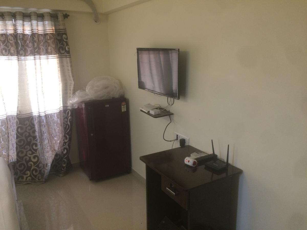 Poonam Hieghts Bed & Breakfast Mumbai Exterior photo
