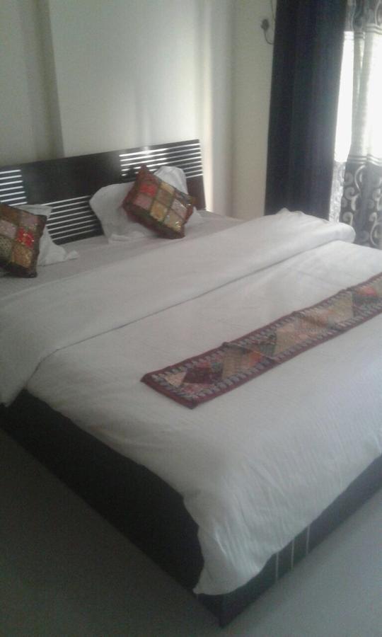 Poonam Hieghts Bed & Breakfast Mumbai Exterior photo