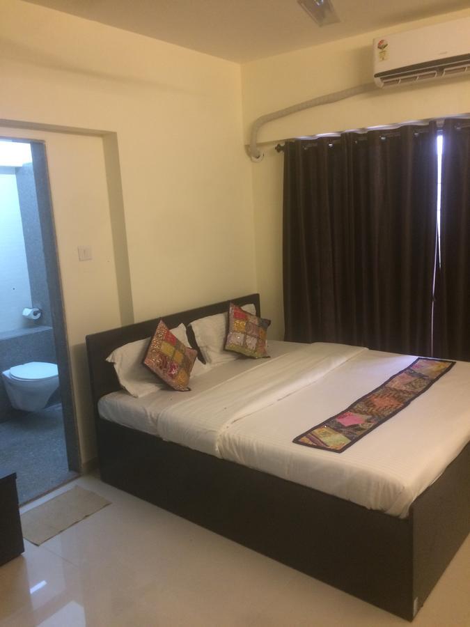 Poonam Hieghts Bed & Breakfast Mumbai Exterior photo